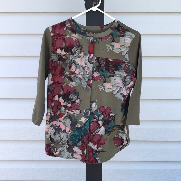 Van Heusen green blouse top. Cotton blend. Size S P. Great condition floral - Picture 1 of 3